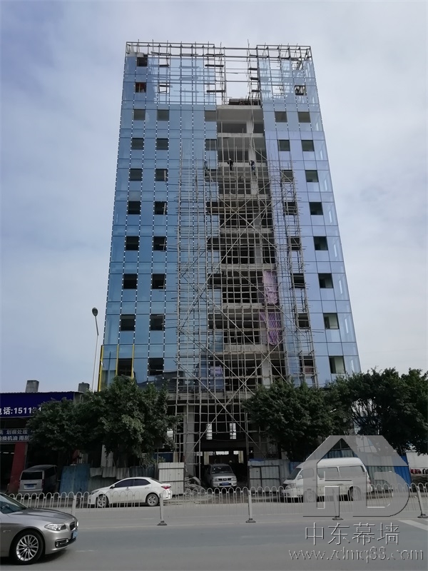 无缝铝板幕墙的优势与实用性