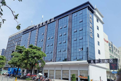  深圳写字楼外墙做玻璃幕墙多少钱一平米？ 