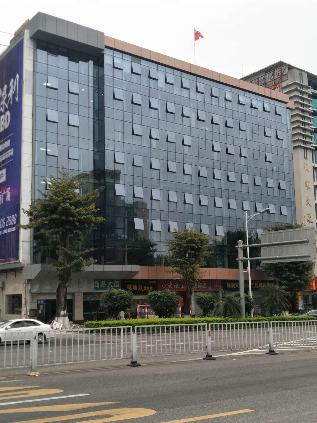 全隐框玻璃幕墙施工造价